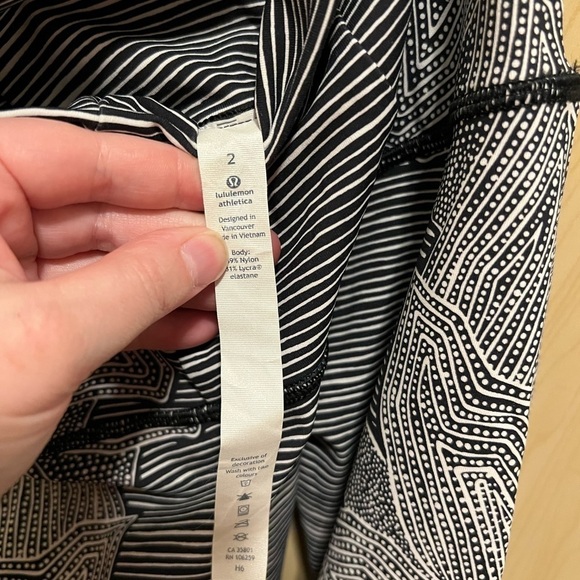 Lululemon Dottie tribe leggings - Picture 5 of 5